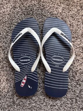 Havaianas Men’s Navy Flip Flops with White Straps